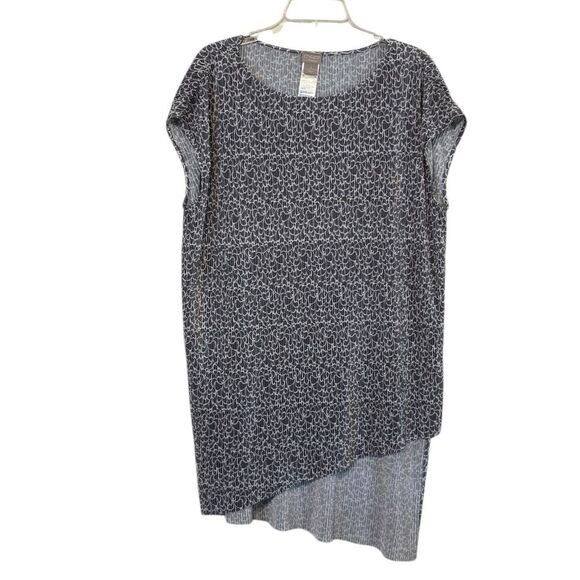 Chico’s Travelers Crinkle Pleat Cap Sleeve Asymmetrical Tunic Top - Picture 1 of 6